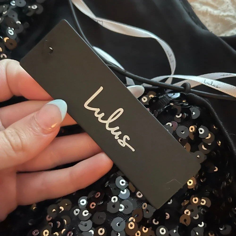 Brand New Lulus Dress! - Picture 4 of 8